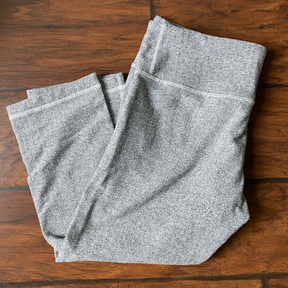 Lululemon herringbone Capri
